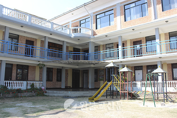 네팔 카투만두 새삶사회원광교육센터