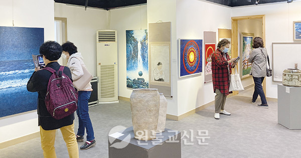 원불교 문화회관 일원갤러리에서 진행된 전시.
