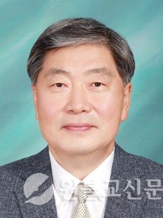 원광대학교 만인동참보은장학회장 박성태 교수.