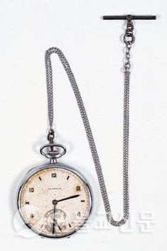 소태산 대종사가 사용했던 회중시계Pocket Watch, 1940, 4.5㎝ × 30.5㎝